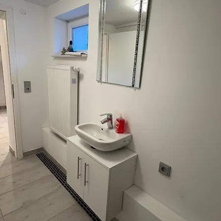 Brand New Modern & Stylish Apartment *